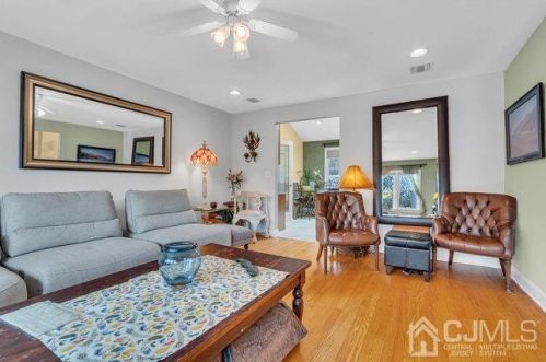 52 Sunset Ave, Princeton NJ  08540-8529 exterior