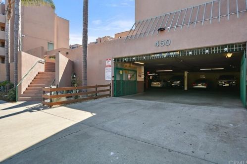 450 4th St, Santa Ana CA  92701-4709 exterior