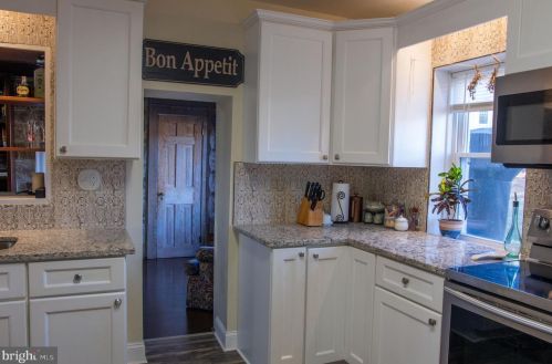19201 Cardinal Heights Rd, Triangle VA  22172-2406 exterior