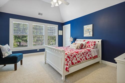 267 Middaugh Rd, Willowbrook IL  60514-1067 exterior