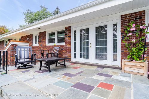 165 New Monmouth Rd, Middletown NJ  07748-2232 exterior