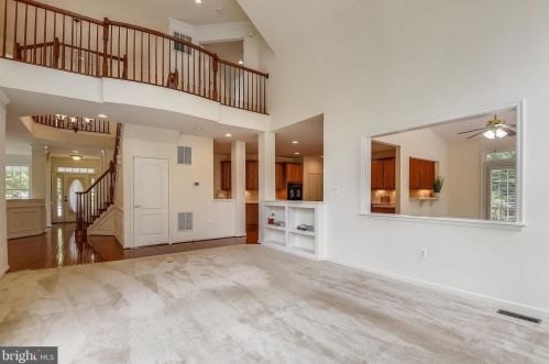 7112 Ayers Meadow Ln, Springfield VA  22150-4915 exterior