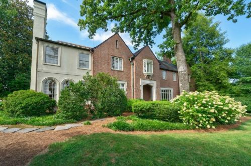 1227 Brookhaven Dr, Atlanta GA  30319-3105 exterior