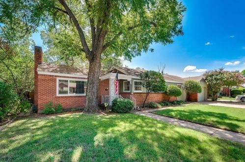 3020 Primrose Ave, Fort Worth, TX 76111-2638