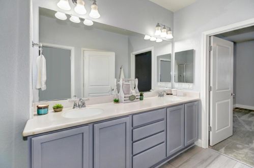 7417 Netherbury Ct, Elk Grove CA  95757-5147 exterior