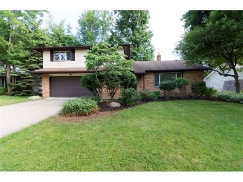 5594 Harleston Dr, Cleveland OH  44124-3813 exterior