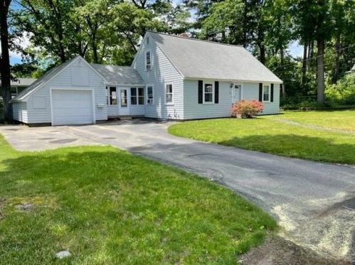 20 Nutting St, Nashua, NH 03064-1562