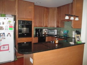 1288 Perry St, Des Plaines, IL 60016-3369
