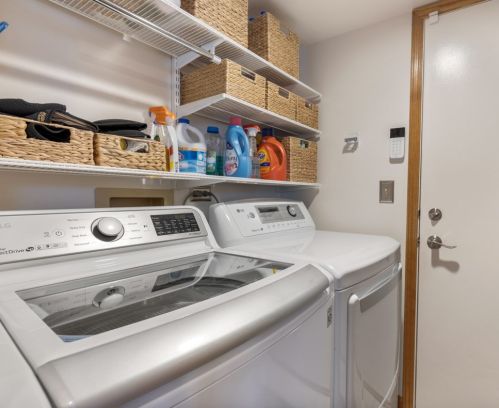 723 Warwick Dr, Carol Stream IL  60188-4332 exterior