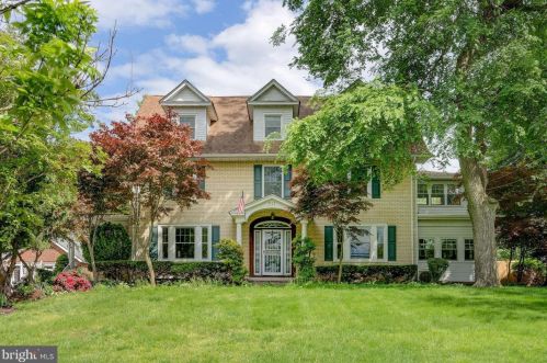 311 Chews Landing Rd, Tavistock, NJ 08033-3839