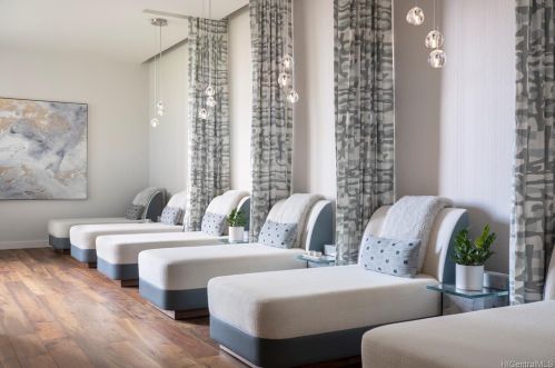 2139 Kuhio Ave, Honolulu HI  96815-2378 exterior