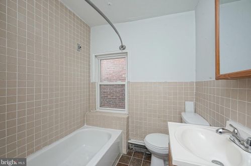 1716 5 St, Philadelphia PA 19148-1850 exterior