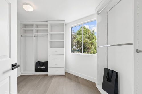 7 Rhode Is, Irvine CA  92606-1755 exterior