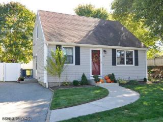 44 Grimshaw Pl, Warwick, RI 02889-5301