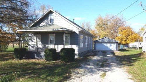 114 Main St, Indianola, IL 61850-7709