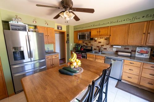 1608 Peachtree Dr, Valpo, IN 46383-3824