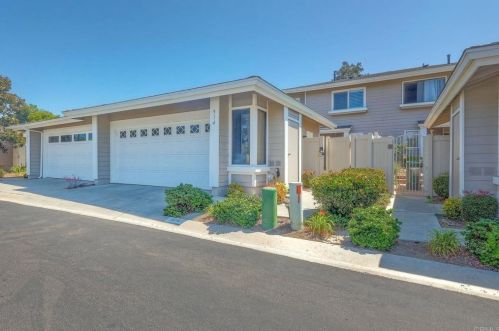 914 Wentworth Cir, Vista, CA 92081-5374