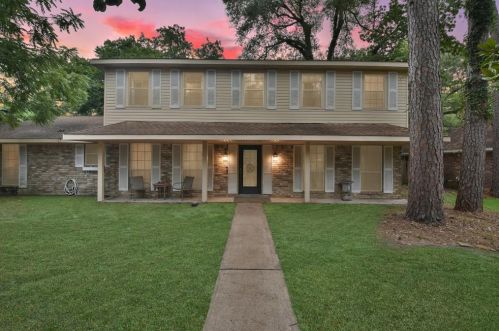 303 Glen Rock Ln, Conroe TX  77385-7718 exterior