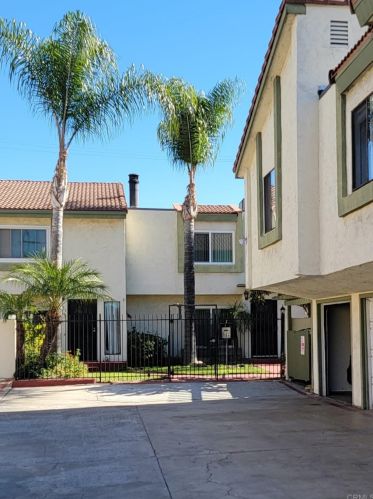 527 Mollison Ave, El Cajon, CA 92020-5405