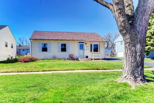 1586 Ardmore Ave, Glendale Heights, IL 60139-2506
