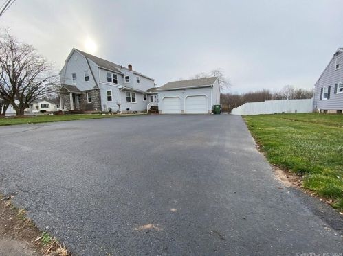 439 Hunting Hill Ave, Middletown CT  06457-4333 exterior