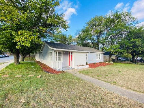 4801 Stephanie Dr, Fort Worth TX  76117-2360 exterior