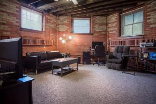 2040 Stearns Rd, Cleveland OH  44106-3062 exterior