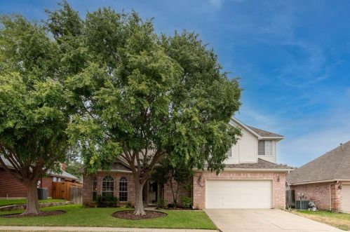 6829 Dogwood Ln, Fort Worth, TX 76182-7043