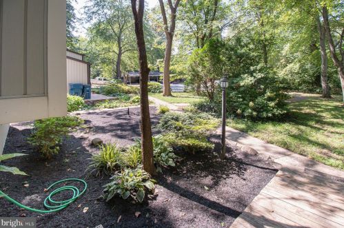 12254 Turkey Wing Ct, Herndon, VA 20191-1112