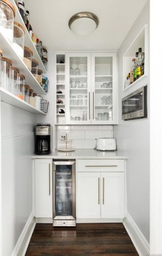 712 Logan St, Denver CO 80203-3114 exterior