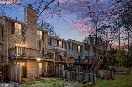 6402 Chaney Ct, Springfield, VA 22152-2151