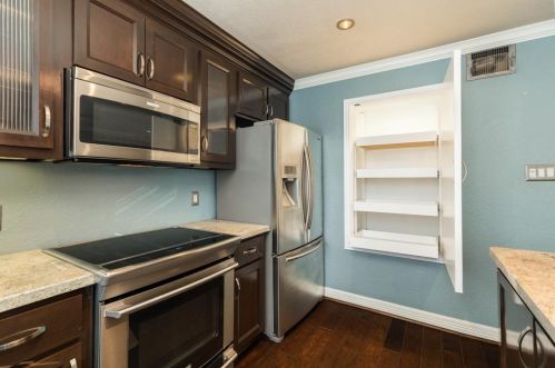 22 Mariner Village Dr, Taylor Lake Village TX 77586-5448 exterior