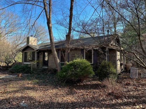 49 Arbutus Trl, Charlestown, RI 02813-3403