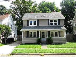 112 Nicholson St, Portsmouth, VA 23702-2915