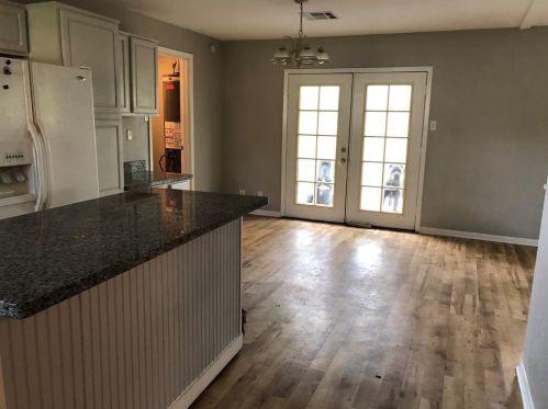 1229 Pyburn St, Angleton TX  77515-5110 exterior