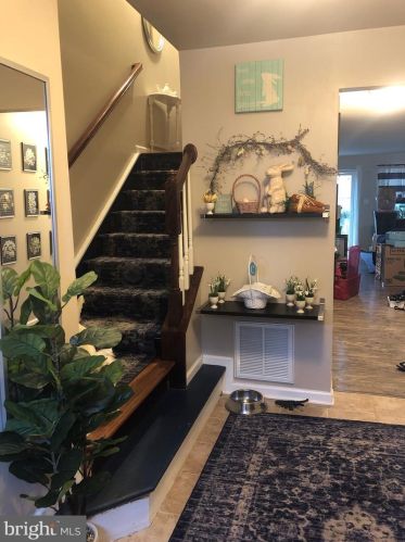 902 Stonehaven Way, York, PA 17403-9032