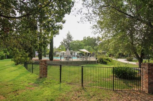 6900 Almond Ave, Citrus Heights CA  95662-3348 exterior