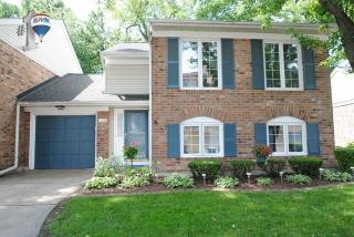 246 Stone Manor Cir, Batavia, IL 60510-2986