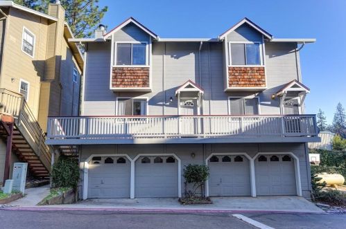1306 Oak Ridge Dr, Cape Horn, CA 95713-9223