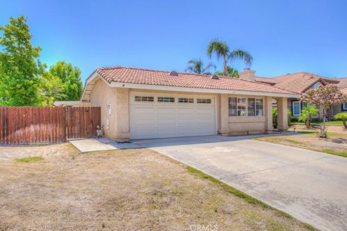 9214 Middlefield Dr, Riverside CA  92508-6261 exterior
