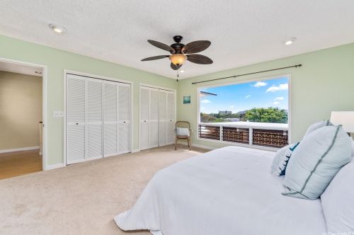 4933 Waa St, Honolulu HI  96821-1445 exterior