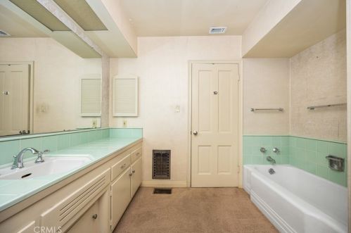 740 West St, Anaheim CA  92801-4708 exterior