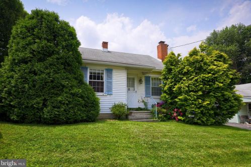 2270 Mount Zion Rd, York, PA 17406-6970