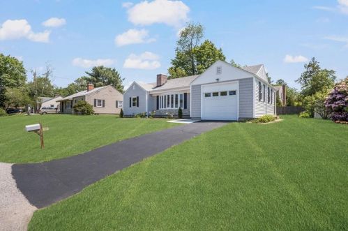 118 Howie Ave, Warwick, RI 02888-4826