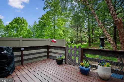 53 Manor Dr, Princeton NJ  08540-1643 exterior