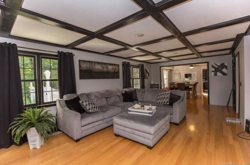 16 Stearns St, Killingly CT  06239-2922 exterior