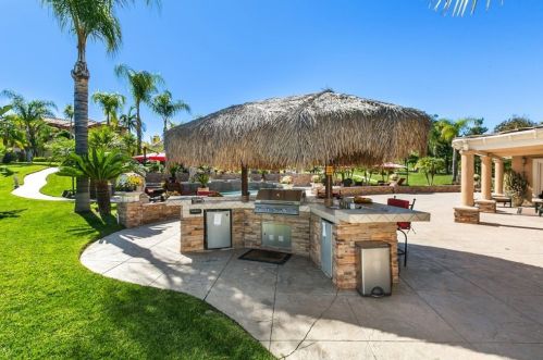 18003 Green Orchard Pl, Riverside CA  92508-8743 exterior