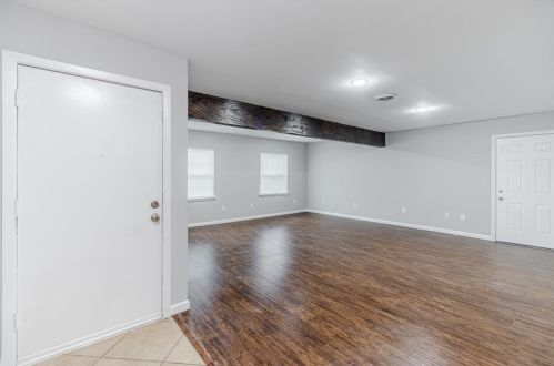 2832 Ridgeview Ln, Irving TX  75062-5222 exterior