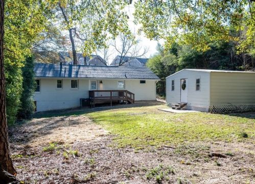1976 Dering Cir, Atlanta GA  30345-1612 exterior