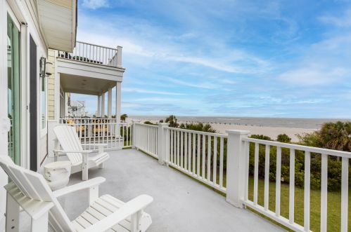 15 Grand Pavilion Dr, Isle Of Palms SC  29451-2800 exterior